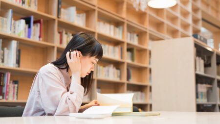 通信制大学で保育士資格を取得するには？学習期間から費用まで解説