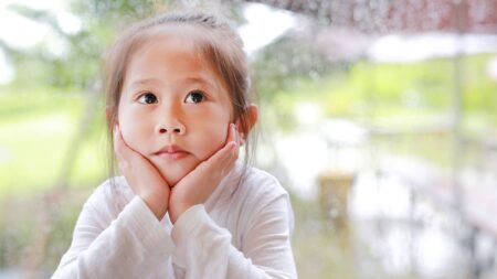 保育園で楽しく過ごそう！雨の日の遊びや保育アイデアを年齢別にご紹介