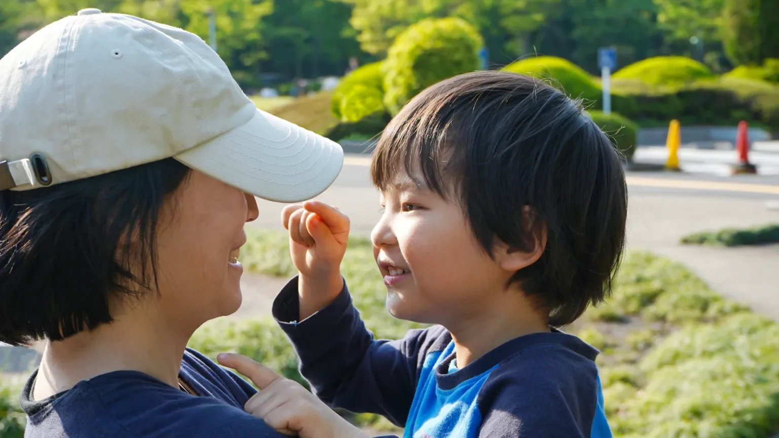 愛着形成とは？親子の絆を深める方法とポイント年齢別に徹底解説