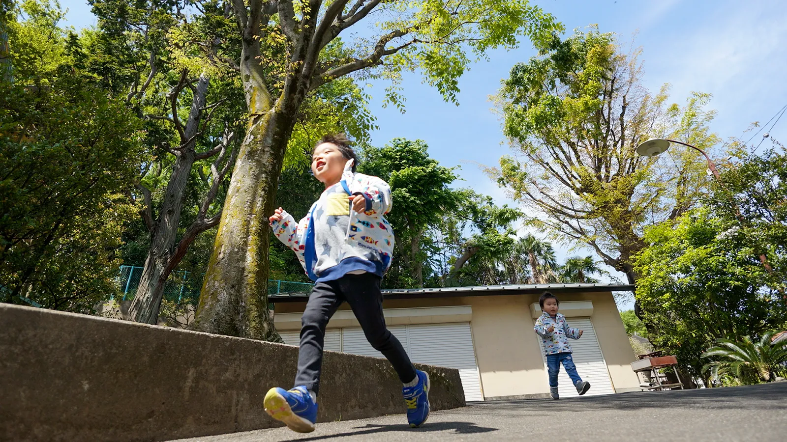保育・子育てで使える室内外の運動遊び26選！物を使う×身体を動かすで“集中力・体力・社会性”を伸ばす