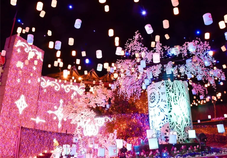 ひらかたパーク「光の遊園地 ～Flowering Illumination Rose～」2025年開催12年目！バラが彩る推し活スポットと新体験が満載