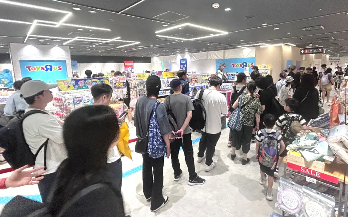 玩具を買っているのは子どもの親だけではない